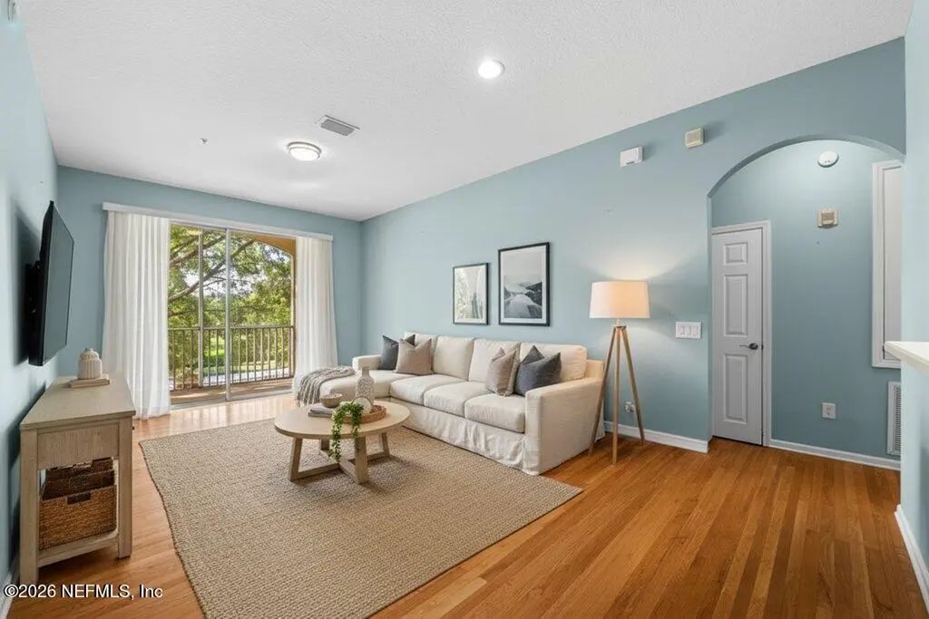 7801 Point Meadows Drive 8202, Jacksonville