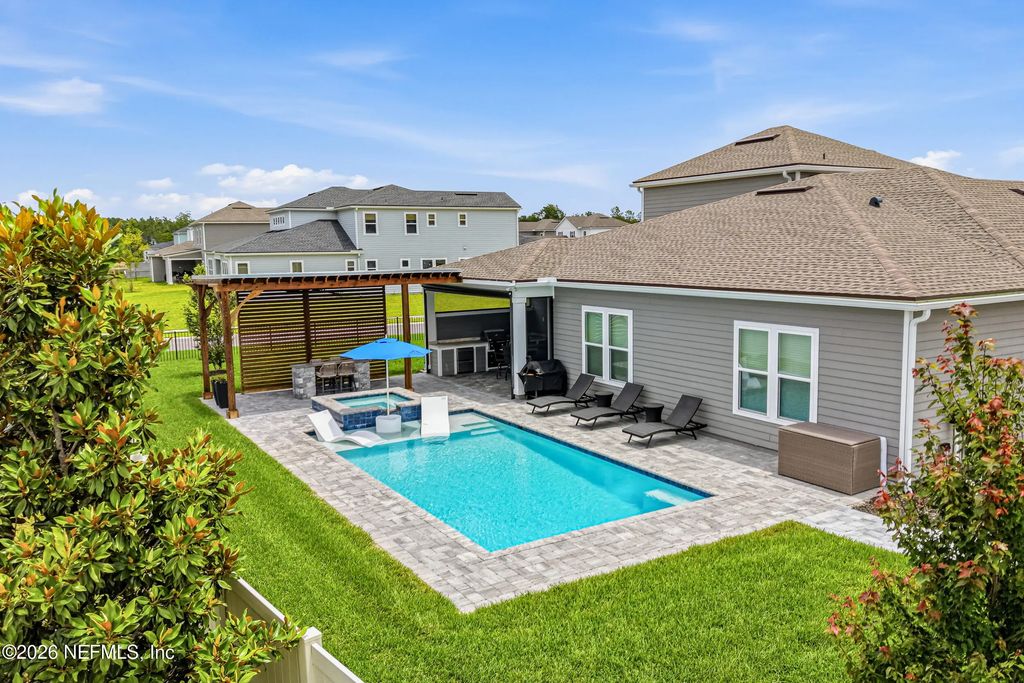 26 Hillendale Circle, St. Johns