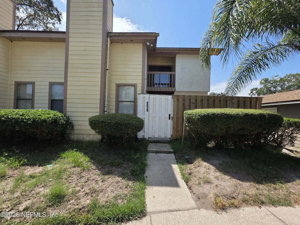 1301 W Defender Court, Jacksonville