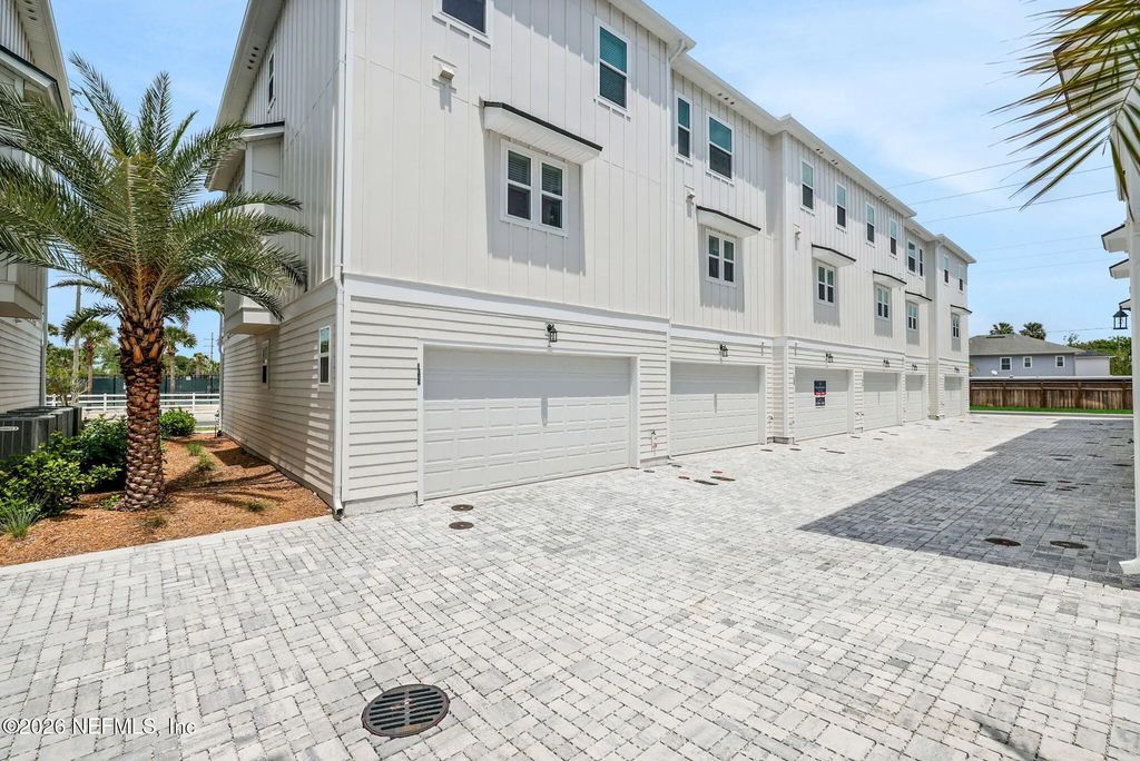 1035 1st Avenue N, Jacksonville Beach