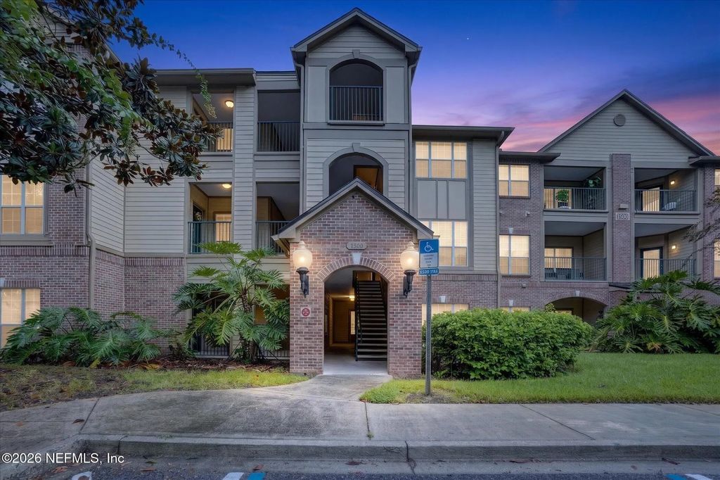 7800 Point Meadows Drive 1521, Jacksonville