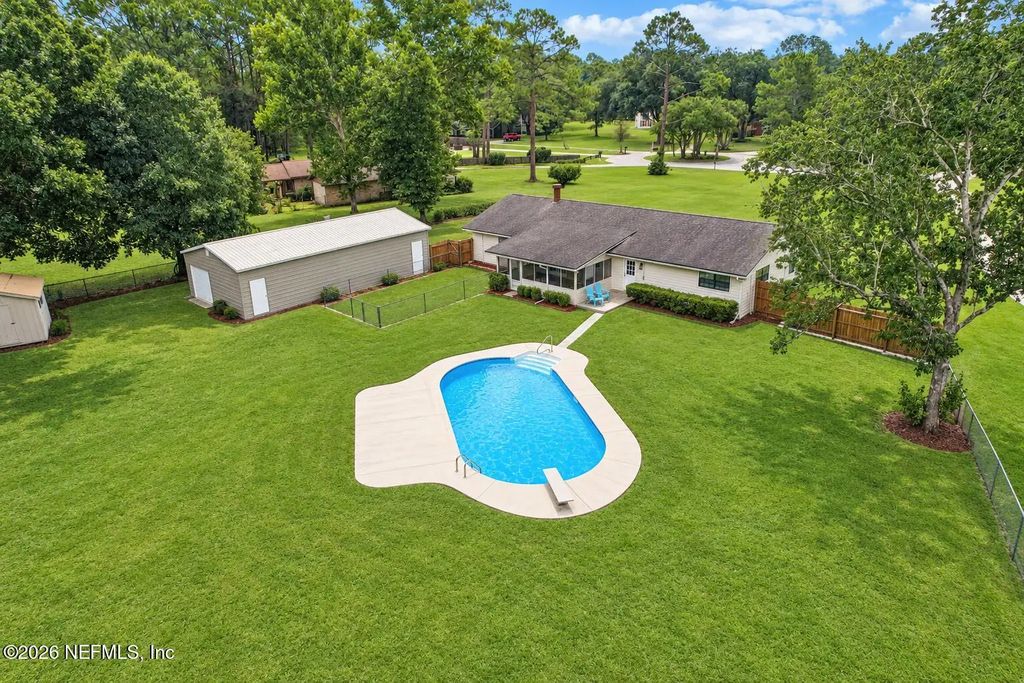 1184 Surrey Glen, Middleburg