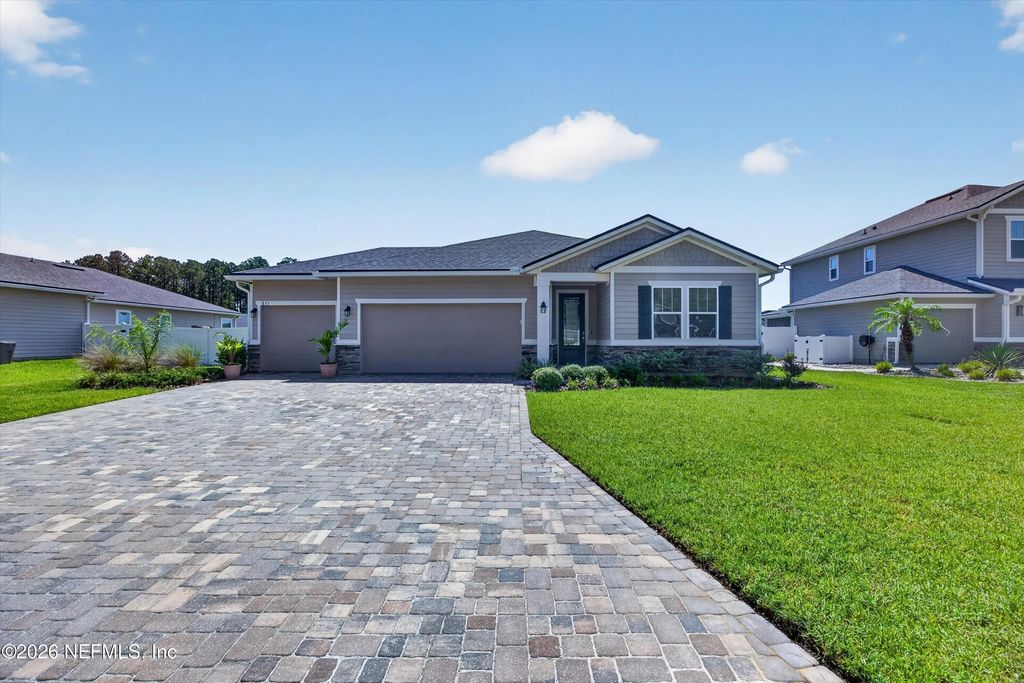 855 Flach Drive, St. Johns