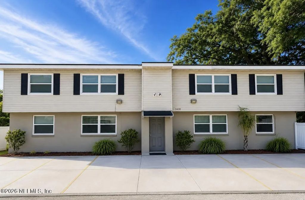 5830 Yellow Pine Court, Jacksonville
