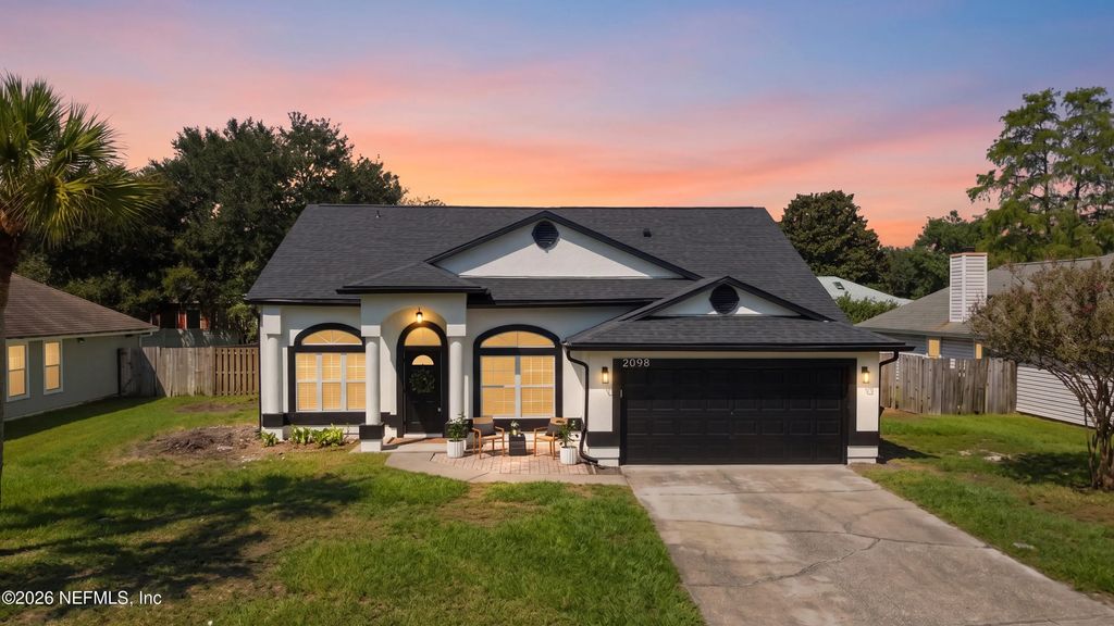 2098 Forest Gate Drive E, Jacksonville