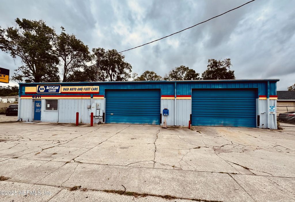 6211 Blanding Boulevard, Jacksonville