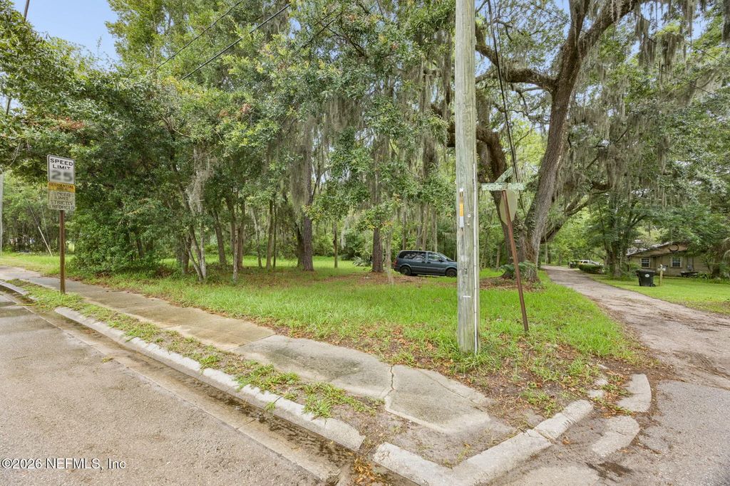 Off Miller Street, Orange Park