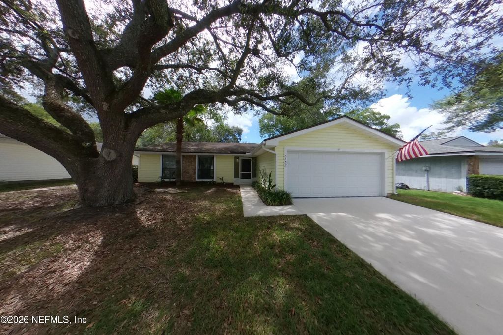 8338 Knotts Landing Drive E, Jacksonville