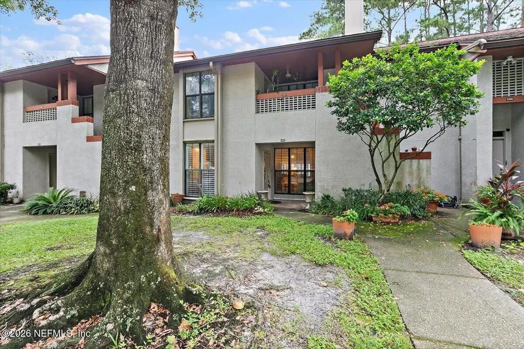 2105 Wood Hill Drive 2105, Jacksonville