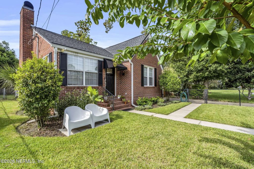 4652 College Street, Jacksonville