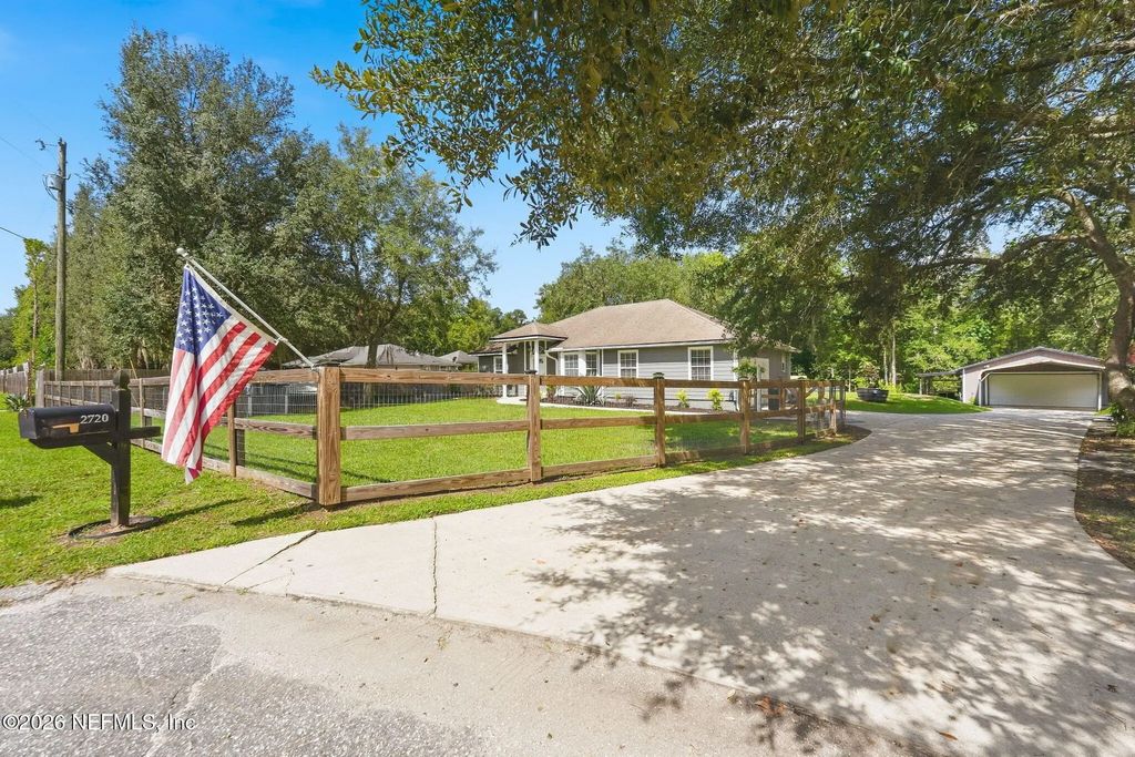 2720 E Fennel Court, Middleburg