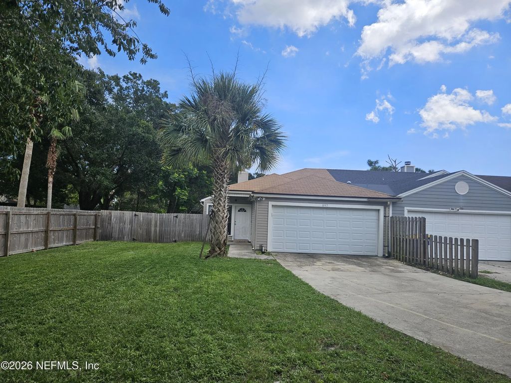 897 Candleknoll Lane, Jacksonville