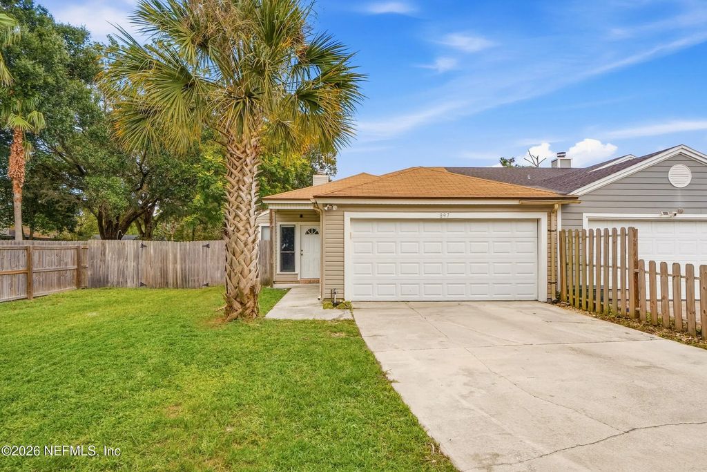 897 Candleknoll Lane, Jacksonville