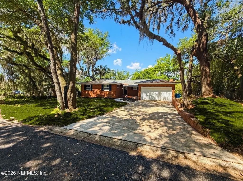 10135 Lake View Road W, Jacksonville