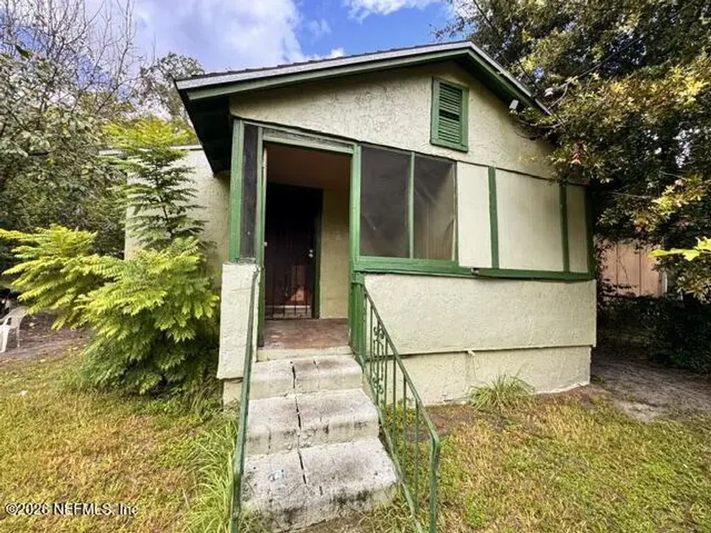 5242 Dodge Road, Jacksonville