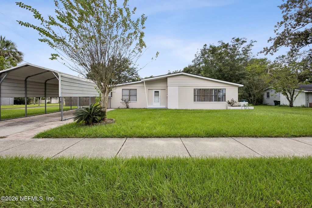 8124 Sierra Madre Drive W, Jacksonville