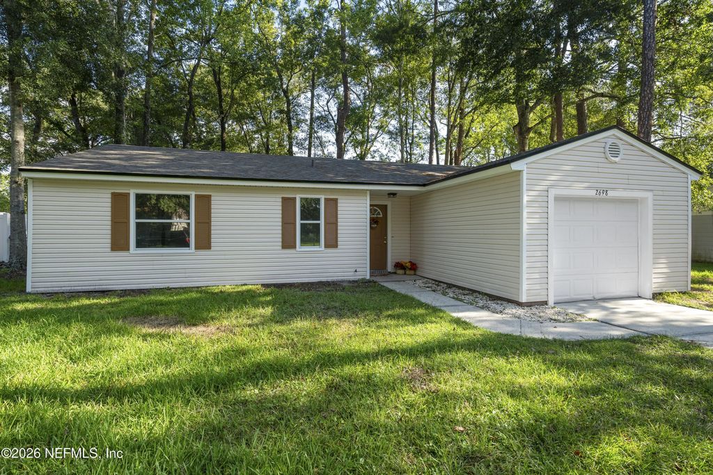 2698 N Pinewood Boulevard, Middleburg