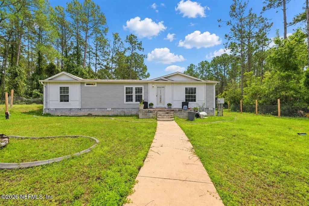 676 S County Road 315, Interlachen