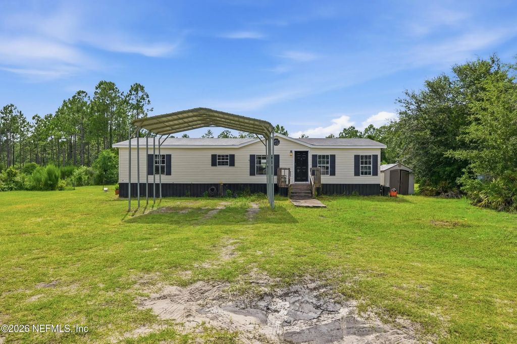 85 Currant Avenue, Middleburg