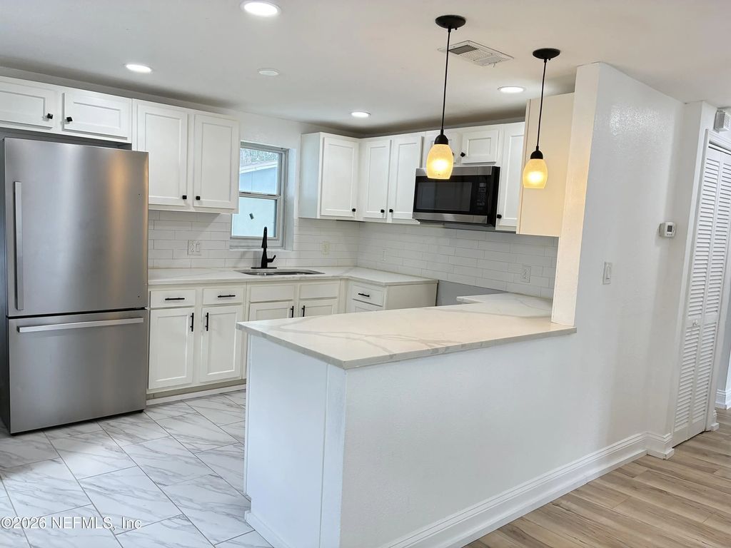1881 W 4th Street, Jacksonville