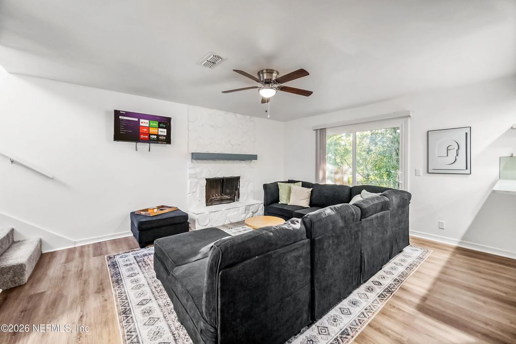 1304 Magnolia Circle E, Jacksonville