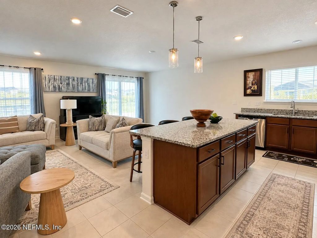 973 Panther Lake Parkway, Jacksonville