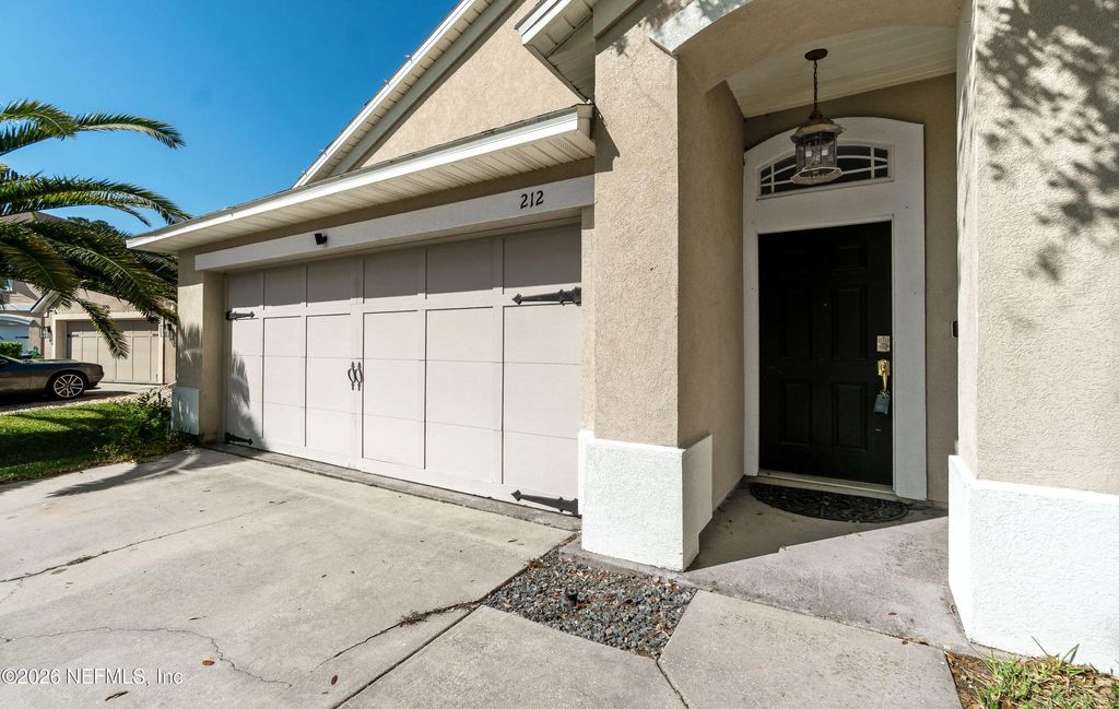 212 Brookchase Lane W, Jacksonville