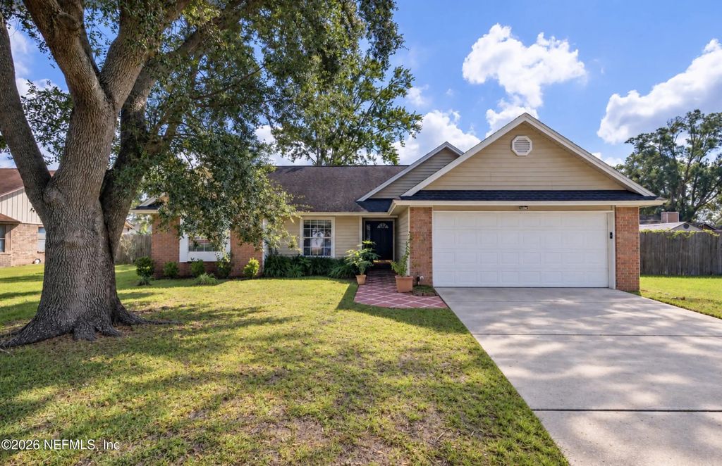 8459 Country Bend Circle E, Jacksonville