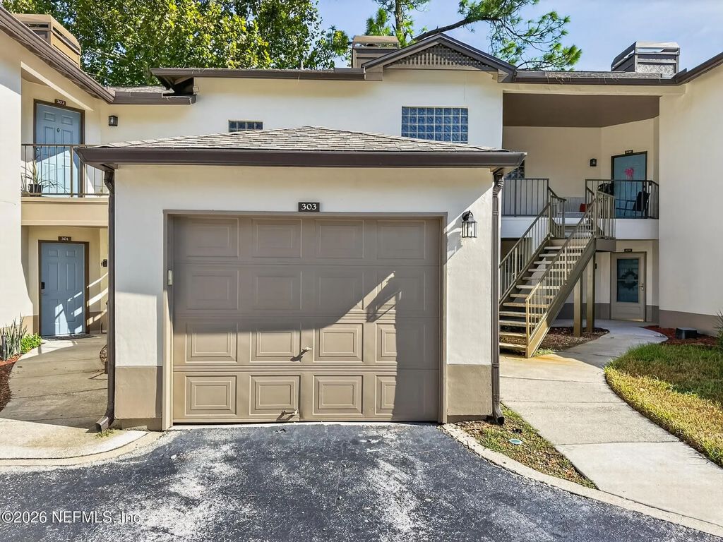 10150 Belle Rive Boulevard 303, Jacksonville