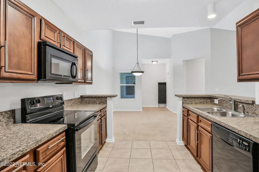 8241 Pelican Landing Road 304, Jacksonville