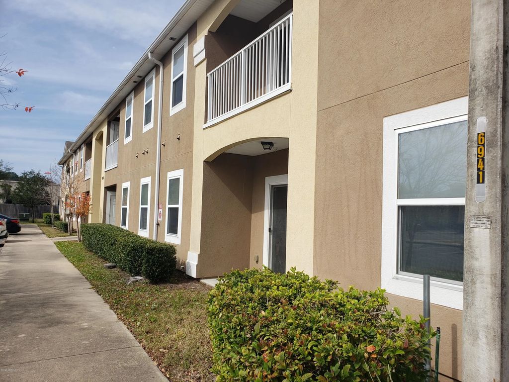 6935 Ortega Woods Drive 5-1, Jacksonville
