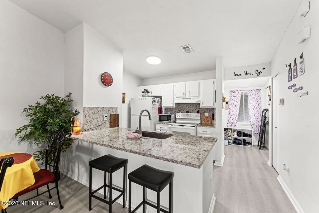 3270 Ricky Drive 1302, Jacksonville