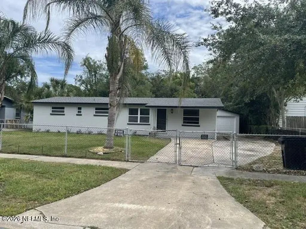 5327 Saginaw Avenue, Jacksonville