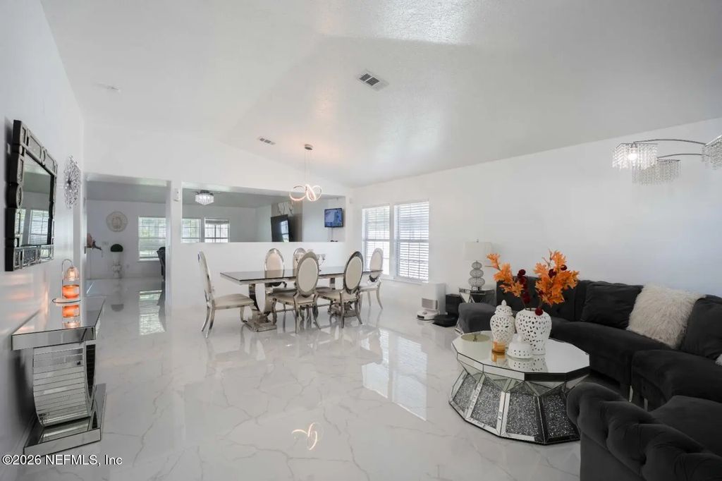 1246 Summit Oaks Drive W, Jacksonville