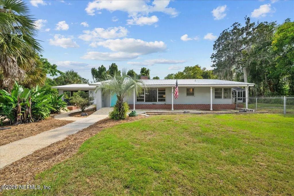 301 Lakeview Avenue, Crescent City