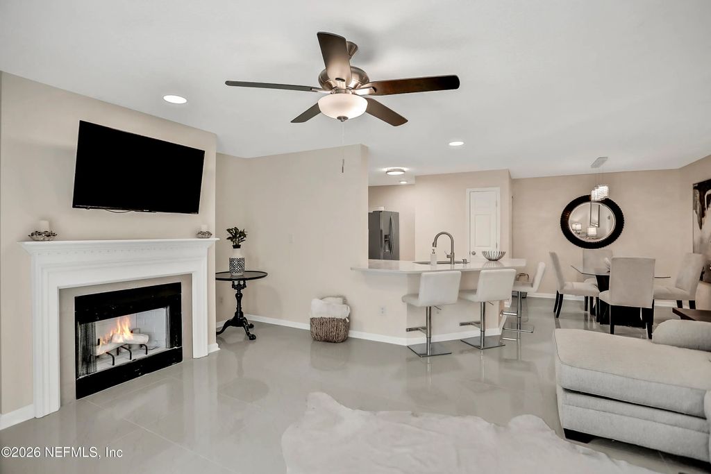 13715 Richmond Park Drive N 1103, Jacksonville