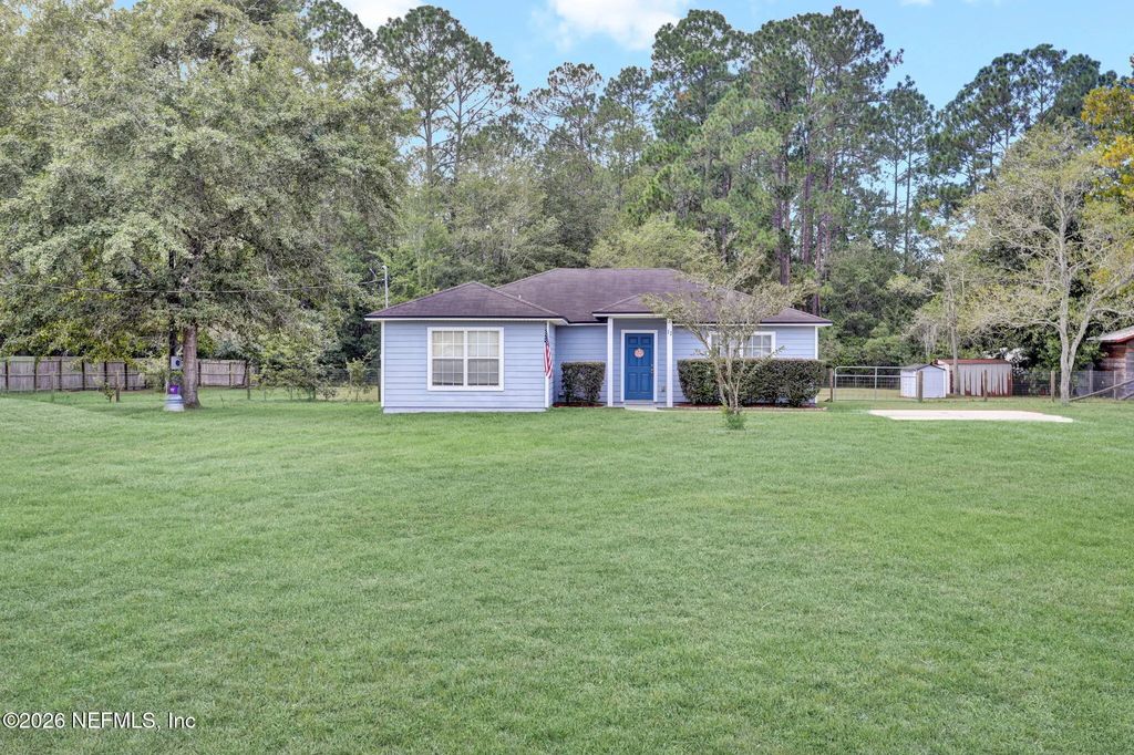 11 Peppermint Avenue, Middleburg