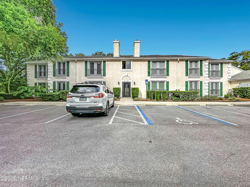 13715 Richmond Park Drive N 105, Jacksonville