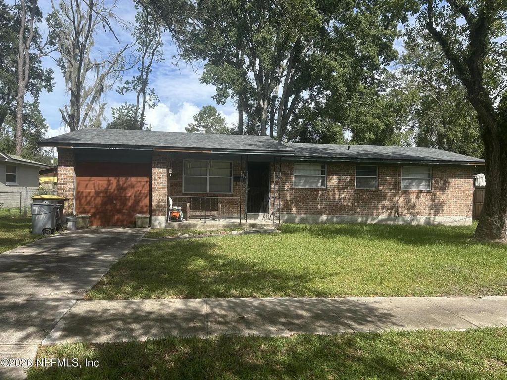 7577 W John F Kennedy Drive W, Jacksonville