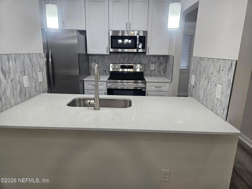 3270 Ricky Drive 202, Jacksonville