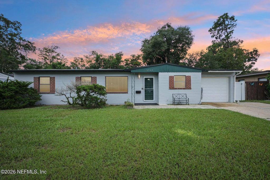 5732 Cedar Forest Drive S, Jacksonville