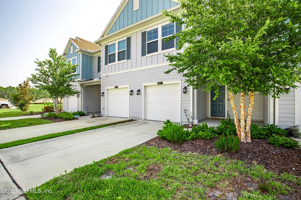 10377 Benson Lake Drive, Jacksonville