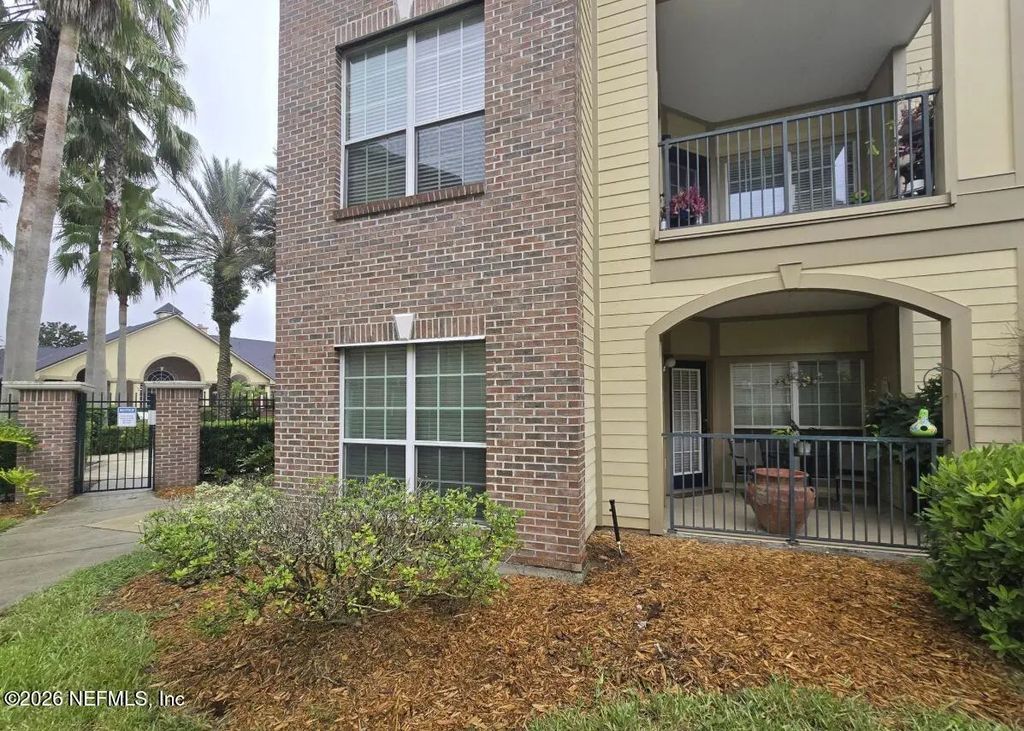 7800 Point Meadows Drive 1017, Jacksonville