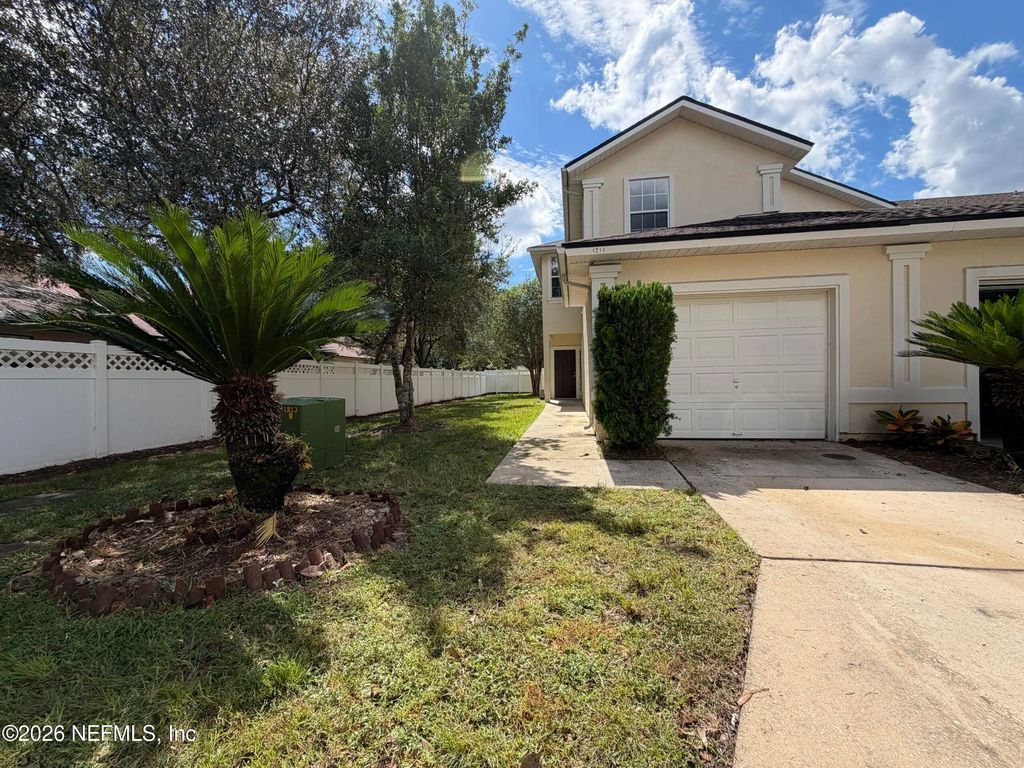 1211 Southern Stream Court, St. Johns