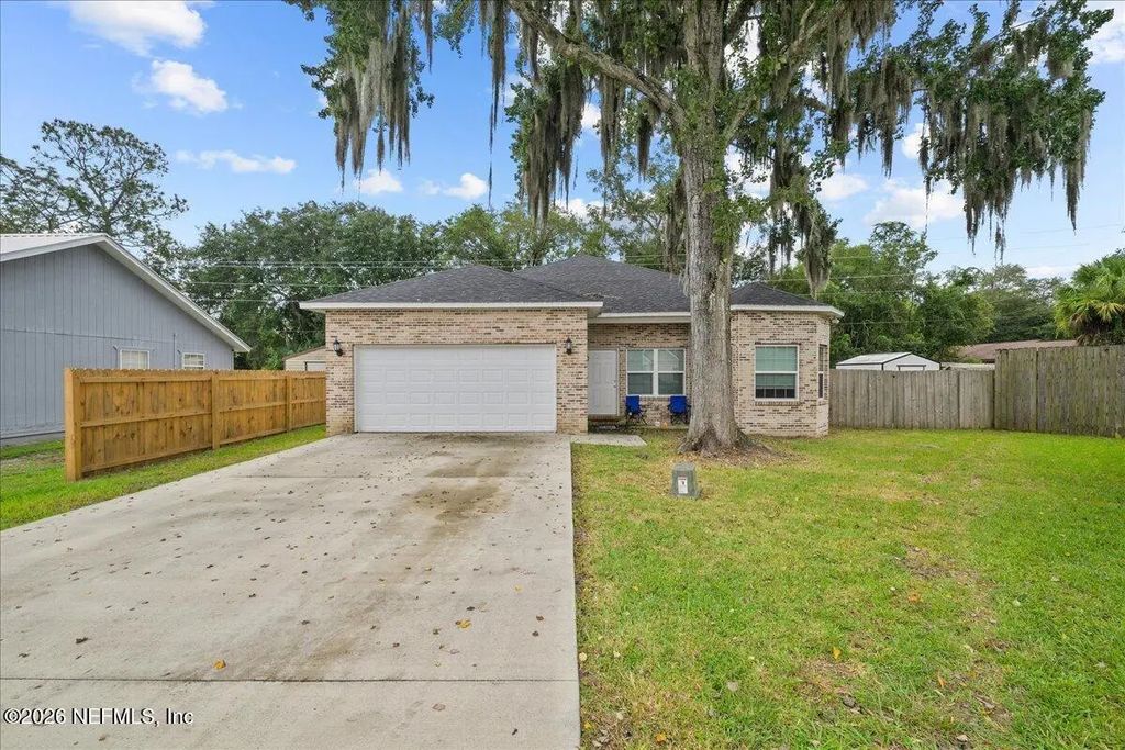 6107 W 1st Manor, Palatka