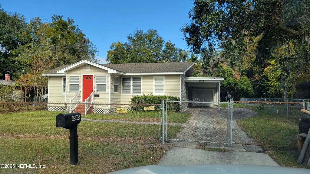 4505 Clinton Avenue, Jacksonville