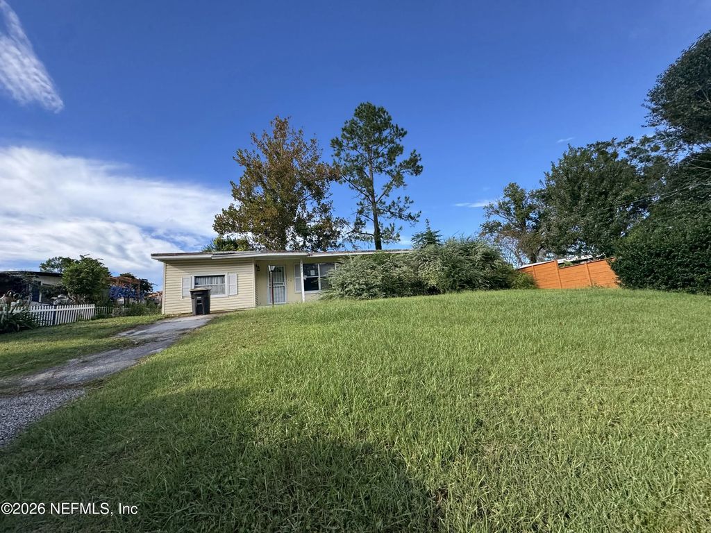 8045 Delaroche Drive, Jacksonville