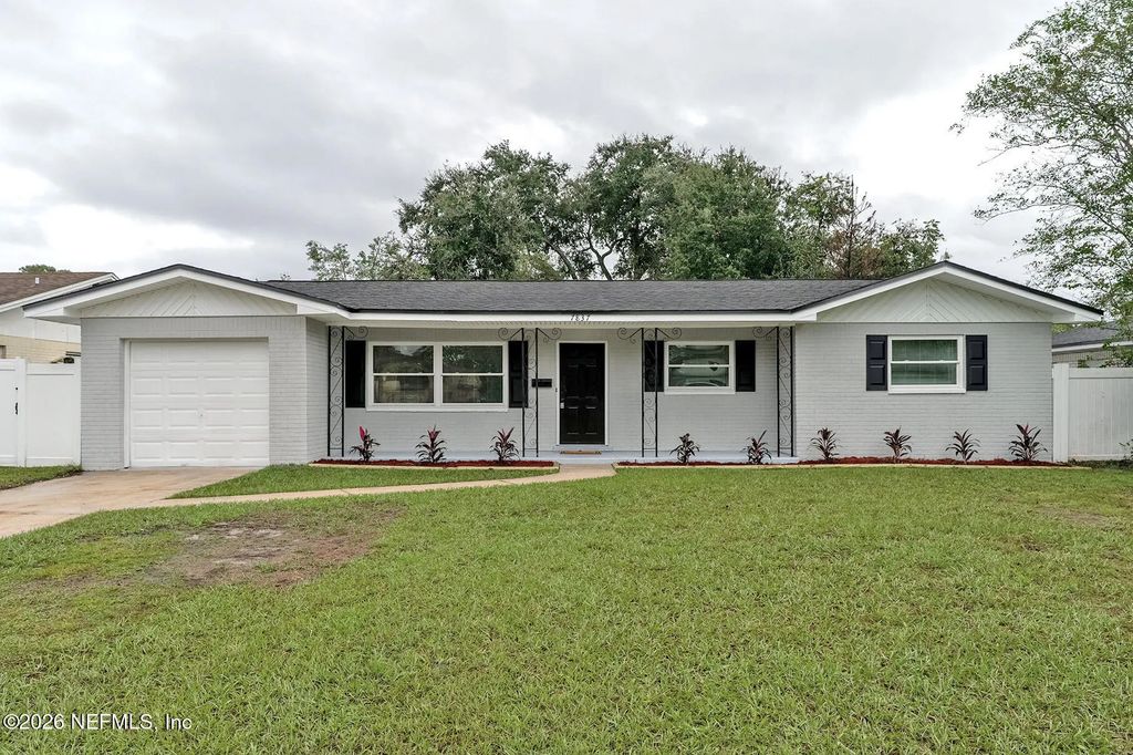 7837 Rondeau Drive E, Jacksonville