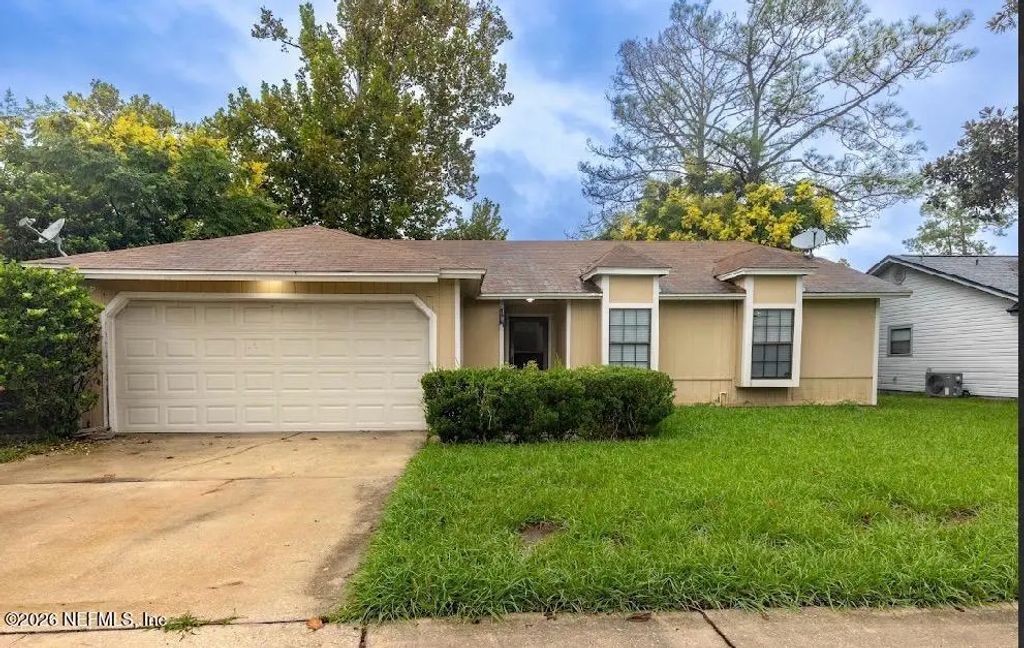 8439 Everest Drive, Jacksonville