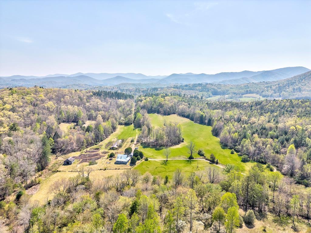 365 Waters Road, Mccaysville